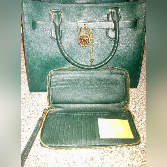 Michael Kors Hamilton Satchel and Continental Wallet Set Racing Green - Picture 3 of 8